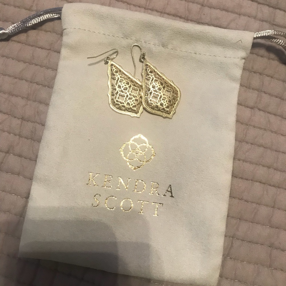 Kendra Scott Addie earrings